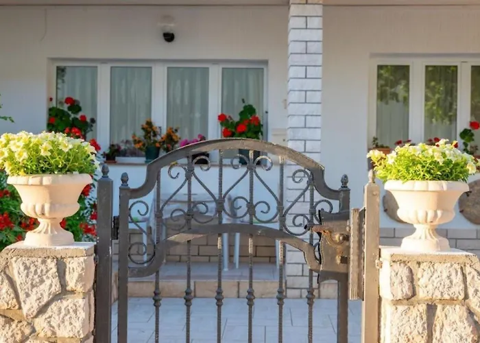 Luca Apartman Povljana