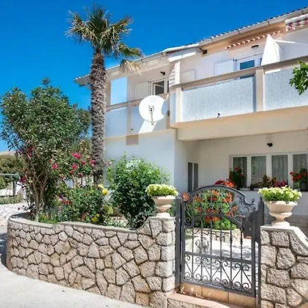 Apartman Luca *