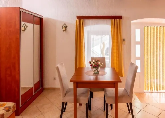 Apartment Luca Povljana